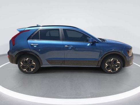 Used 2025 Kia Niro Wave FWD image 9