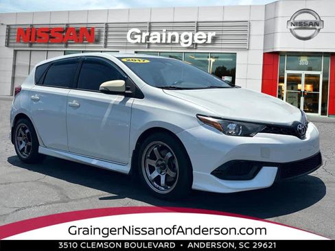 Used 2017 Toyota Corolla iM FWD image 1