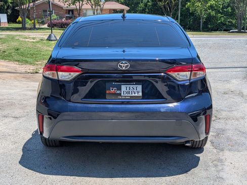 Used 2020 Toyota Corolla LE FWD image 5