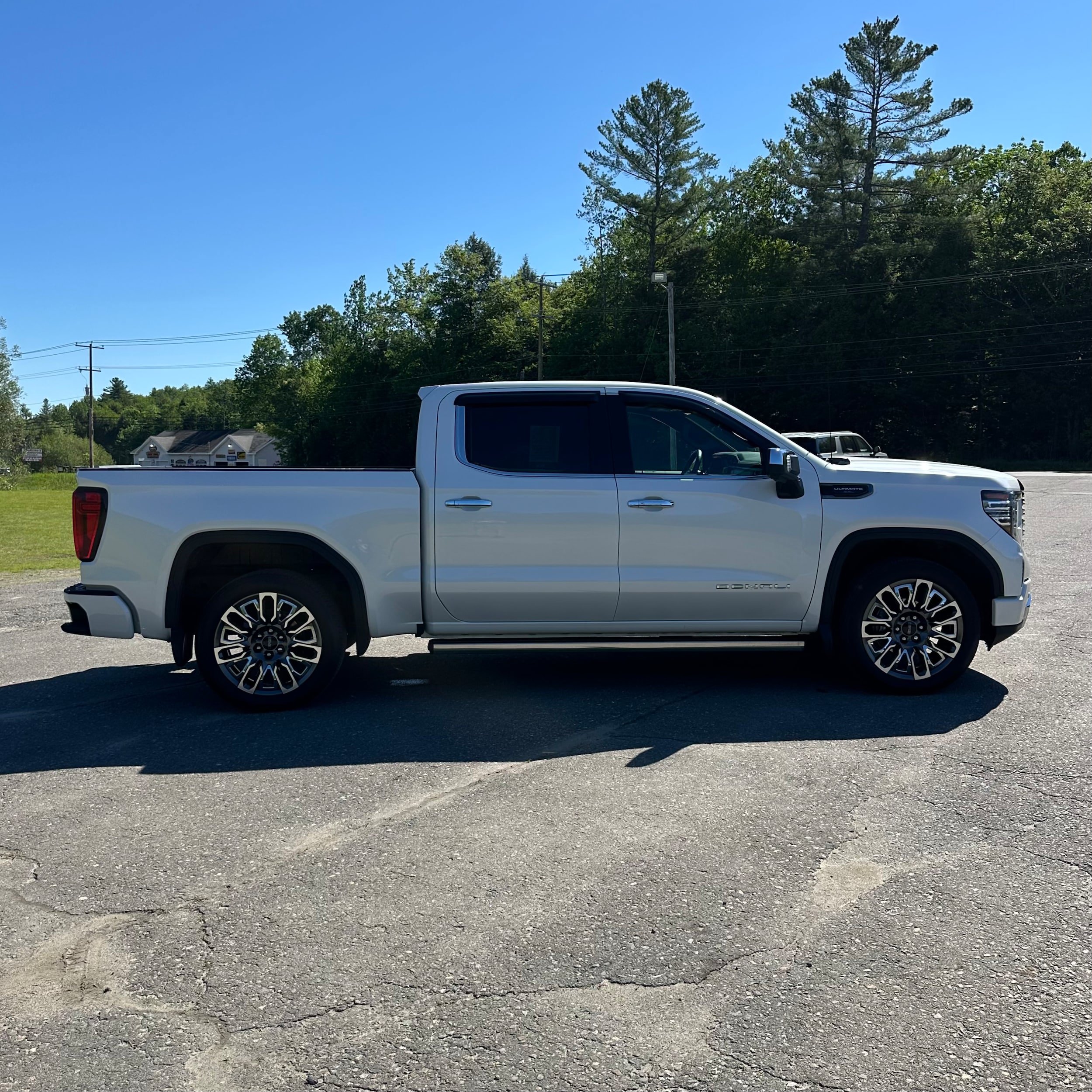 Used 2025 GMC Sierra 1500 Denali Ultimate AWD/4WD image 2