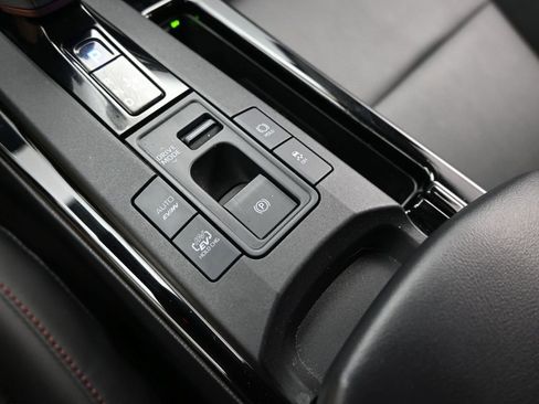 Used 2024 Toyota Prius Prime Premium image 34