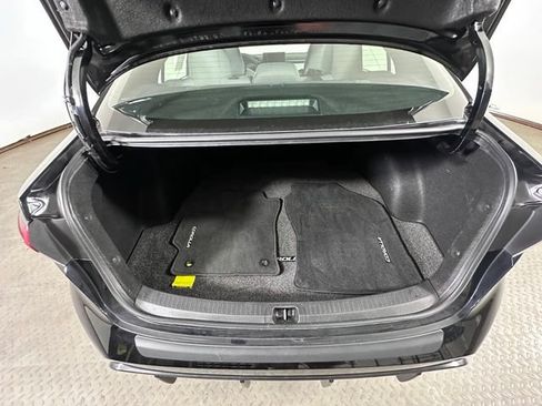 Used 2023 Toyota Corolla SE w/ Carpet Mat Package (TMS) FWD image 13