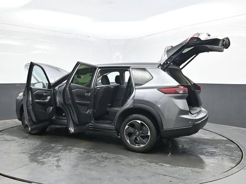 Used 2024 Nissan Rogue SV AWD/4WD image 48