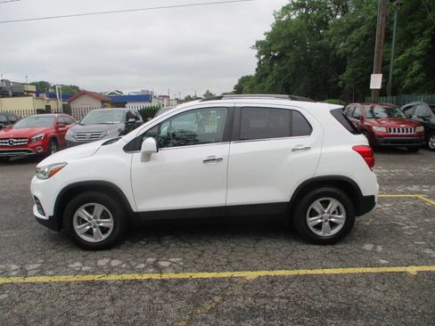 Used 2019 Chevrolet Trax LT w/ LT Convenience Package AWD/4WD image 9