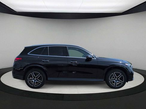 Used 2024 Mercedes-Benz GLC 300 4MATIC image 9