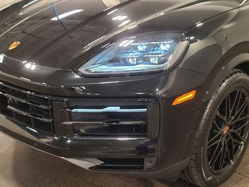 New 2026 Porsche Cayenne Coupe image 32