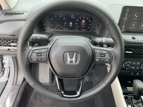 Used 2025 Honda Accord EX-L image 12