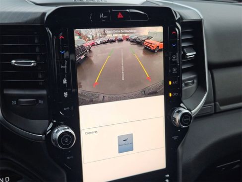 New 2026 RAM 1500 4x4 Crew Cab image 23