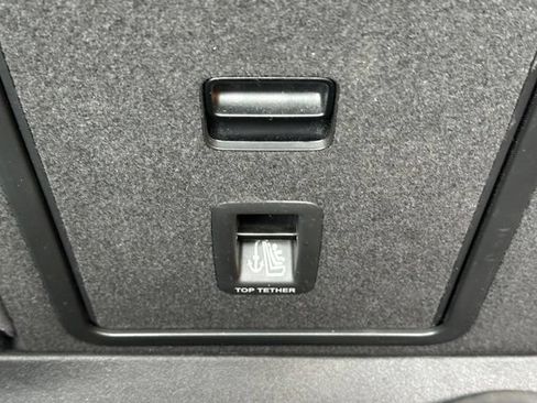 Certified 2023 Volkswagen Taos SEL AWD/4WD image 19