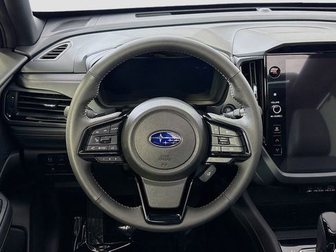 Used 2025 Subaru Forester Touring AWD/4WD image 14