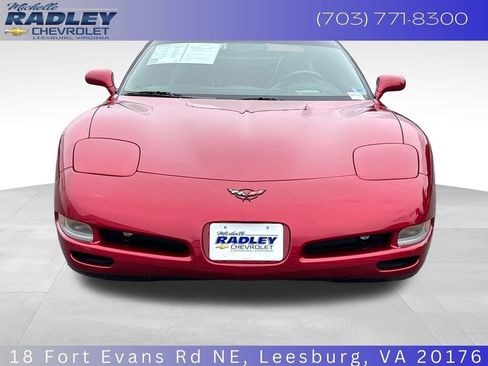 Used 2004 Chevrolet Corvette Convertible w/ Preferred Equipment Group RWD image 9