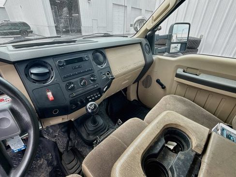 Used 2008 Ford F550 4x4 Regular Cab Super Duty image 19
