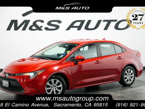 Used 2021 Toyota Corolla LE FWD image 1