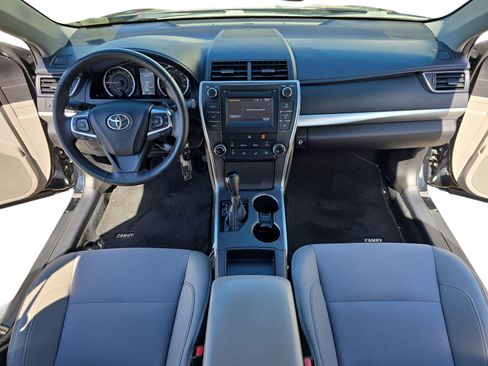 Used 2016 Toyota Camry SE image 9