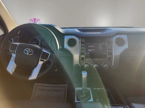 Used 2015 Toyota Tundra SR5 w/ SR5 Upgrade Package image 23