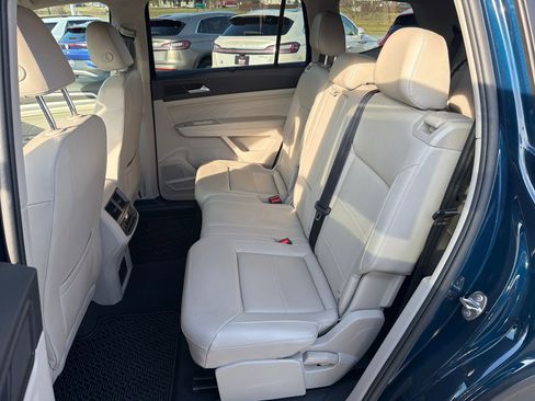 Certified 2022 Volkswagen Atlas SE w/ Black Wheel Package image 21