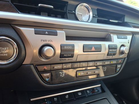 Used 2015 Lexus ES 350 w/ Luxury Package FWD image 20