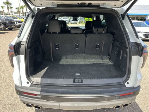 Used 2025 Chevrolet Traverse LT AWD/4WD image 25