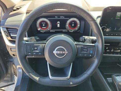 Used 2022 Nissan Rogue Platinum w/ Head-Up Display Package image 23