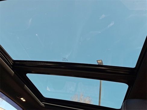 Used 2018 Ford F150 Platinum w/ Equipment Group 701A Luxury image 14