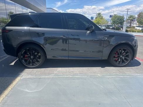 Used 2025 Land Rover Range Rover Sport Dynamic SE AWD/4WD image 4