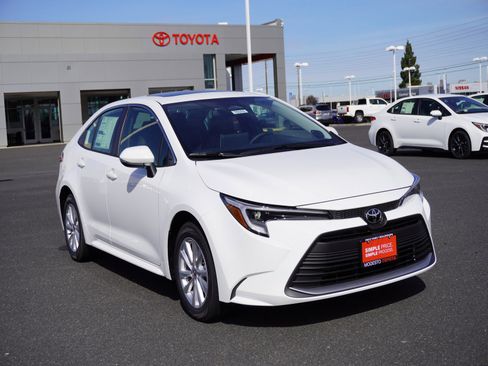 New 2026 Toyota Corolla XLE image 25