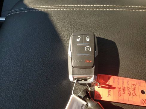 Used 2024 RAM 3500 Big Horn image 24