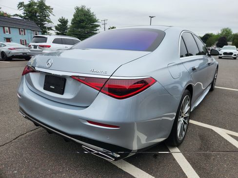 Used 2022 Mercedes-Benz S 500 4MATIC w/ AMG Line Package image 9