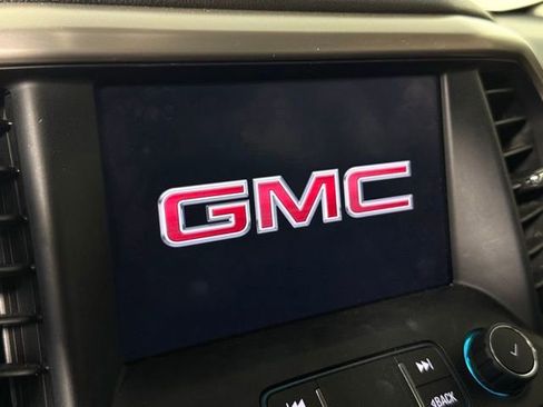 Used 2021 GMC Acadia Denali w/ Denali Technology Package image 19