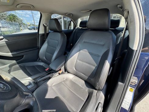 Used 2014 Volkswagen Jetta SE image 16