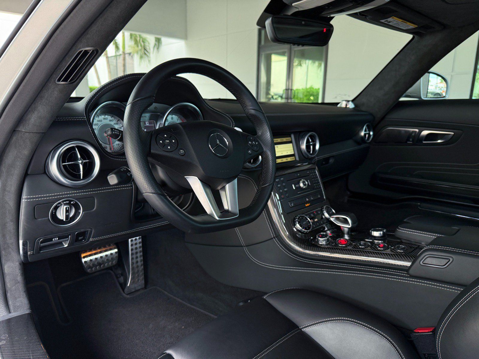 Used 2012 Mercedes-Benz SLS AMG Coupe image 25