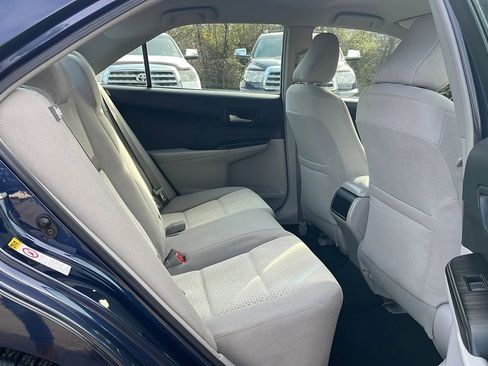Used 2014 Toyota Camry L image 13