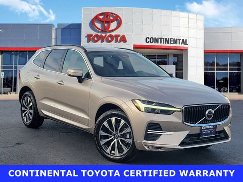Used 2023 Volvo XC60 B5 Core AWD/4WD image 1