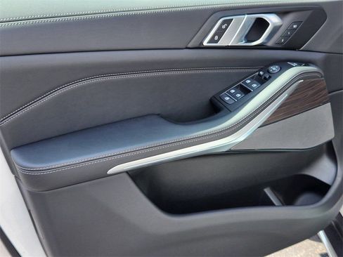 Used 2026 BMW X5 xDrive40i w/ Premium Package image 8