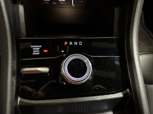 Used 2025 Jeep Grand Cherokee Limited image 17