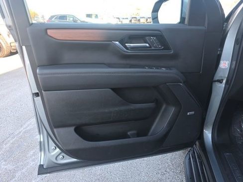 Used 2025 GMC Yukon Denali image 24