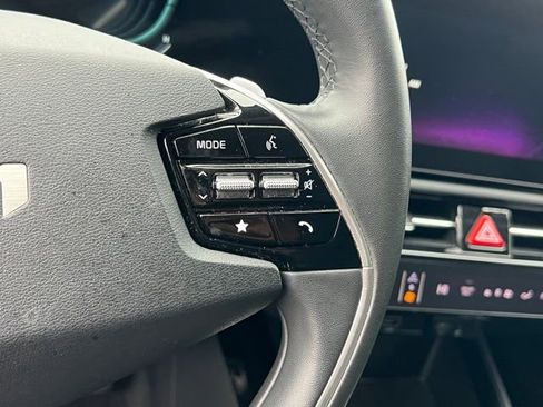 Certified 2023 Kia Niro EX image 23