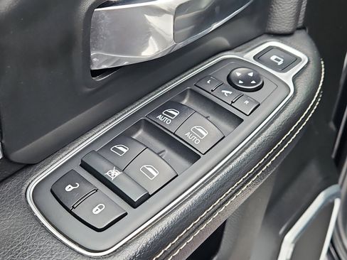 Used 2020 RAM 2500 Laramie image 26