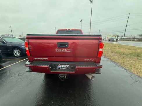 Used 2018 GMC Sierra 2500 Denali w/ Duramax Plus Package image 4
