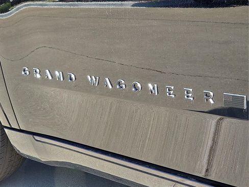 Used 2024 Jeep Grand Wagoneer L Series II w/ Quick Order Packagew 28T AWD/4WD image 8