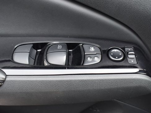 Used 2023 Nissan Altima 2.5 SV AWD/4WD image 16