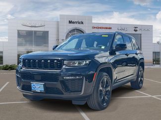 Used 2026 Jeep Grand Cherokee Limited w/ Limited Altitude Package AWD/4WD video 4