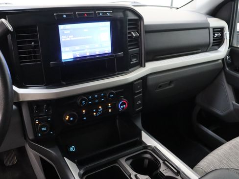 Used 2023 Ford F250 XLT w/ FX4 Off-Road Package AWD/4WD image 16