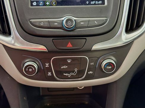 Used 2019 Chevrolet Equinox LS w/ LS Convenience Package image 18