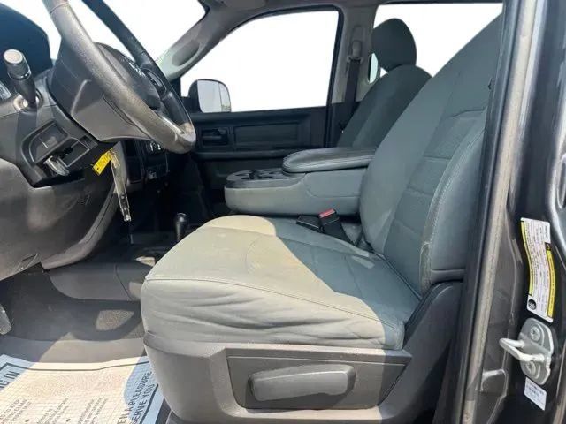 Used 2018 RAM 2500 Tradesman w/ Chrome Appearance Group AWD/4WD image 9