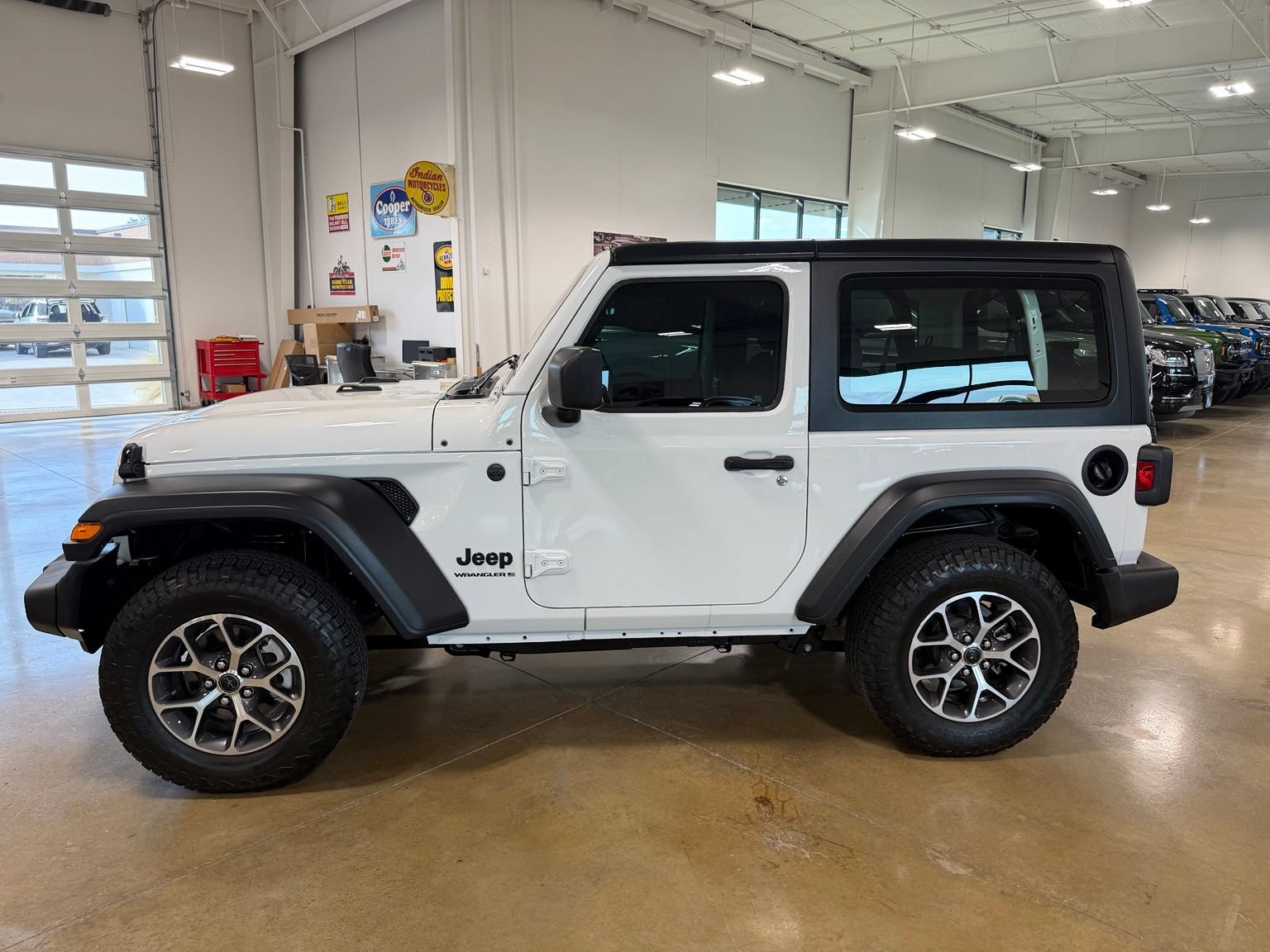 Used 2024 Jeep Wrangler Sport AWD/4WD image 4