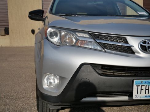 Used 2015 Toyota RAV4 XLE FWD image 16