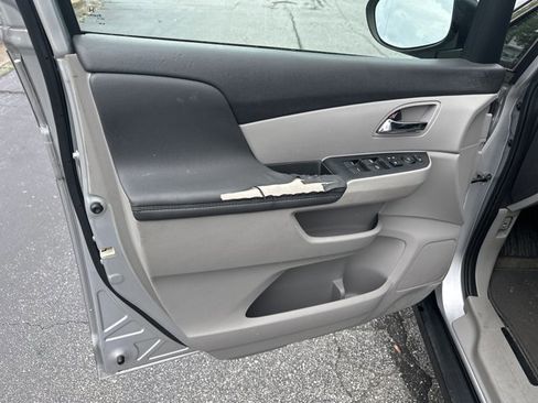 Used 2014 Honda Odyssey EX-L image 11