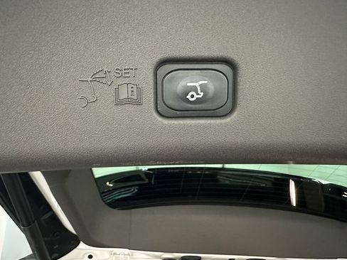 Used 2024 Lincoln Nautilus Reserve AWD/4WD image 35