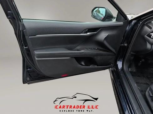 Used 2021 Toyota Camry SE FWD image 14